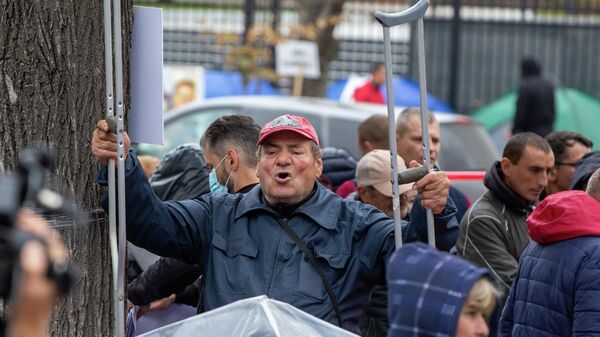 Протест оппозиции перед зданием парламента Молдовы 13.10.2022 - Sputnik Молдова