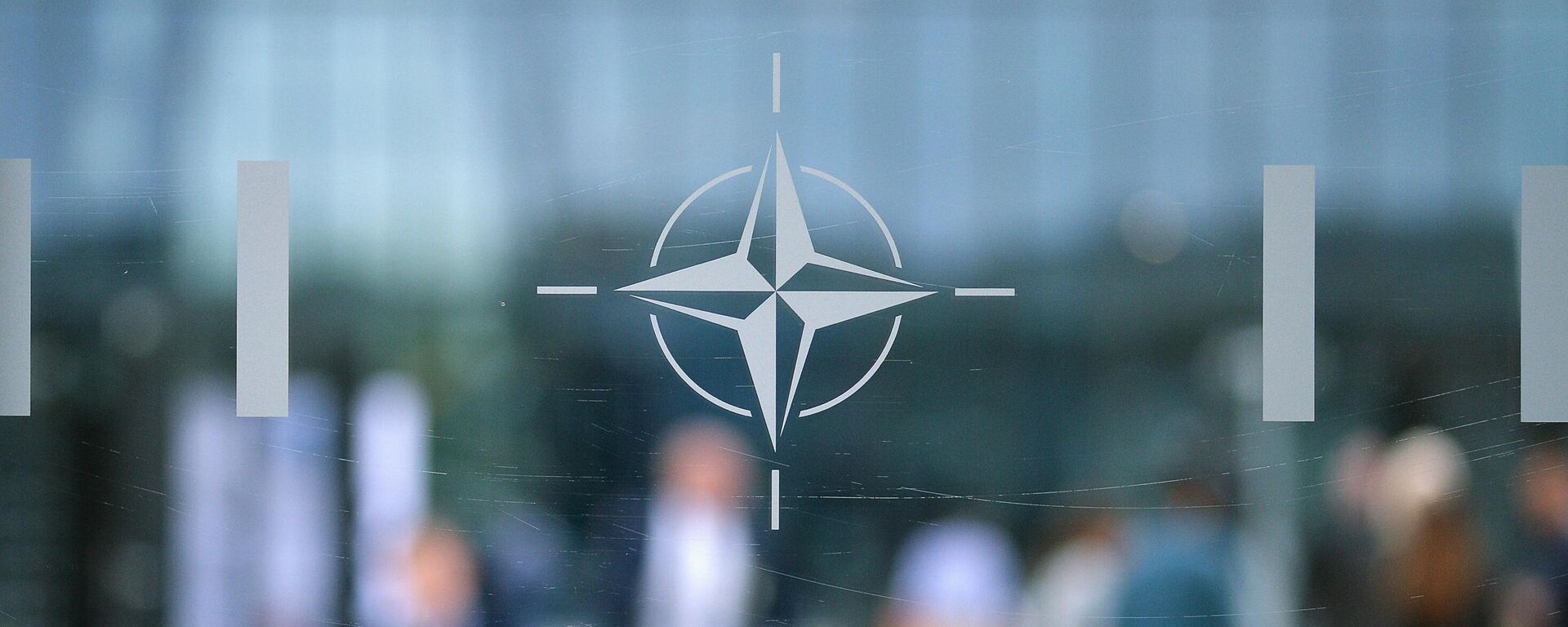 Эмблема Организации Североатлантического договора (НАТО) в Брюсселе.   - Sputnik Молдова, 1920, 25.11.2022