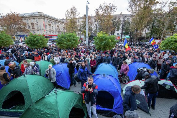 Protestatarii au instalat corturi în fața Procuraturii Generale. - Sputnik Moldova