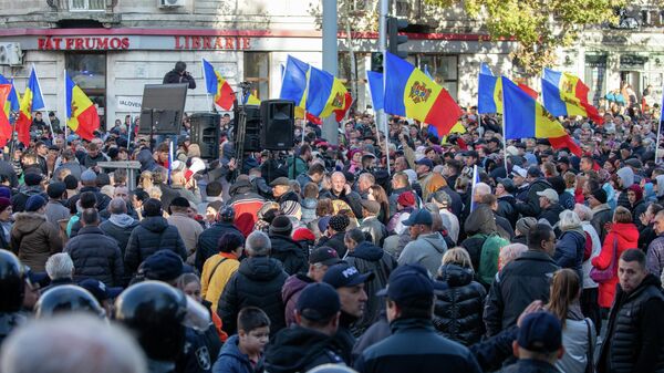 Коса на камень и палатки у Генпрокуратуры: шестое протестное воскресенье в Кишиневе - Sputnik Молдова