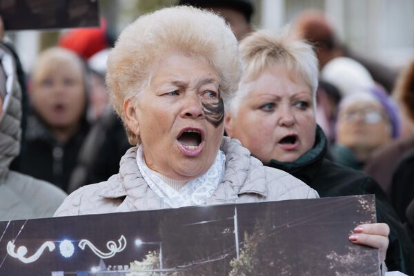 Гнев вызывают и силовые действия полиции. - Sputnik Молдова