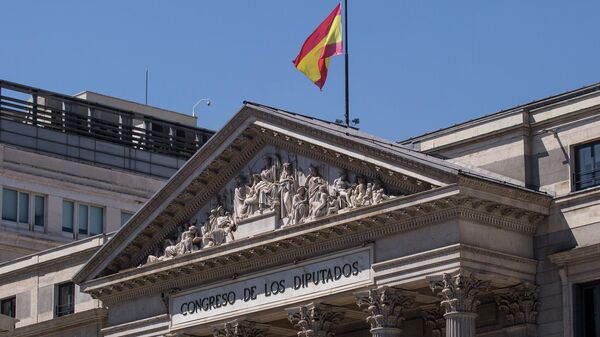 Drapelul național arborat pe edificiul guvernului spaniol  - Sputnik Moldova-România