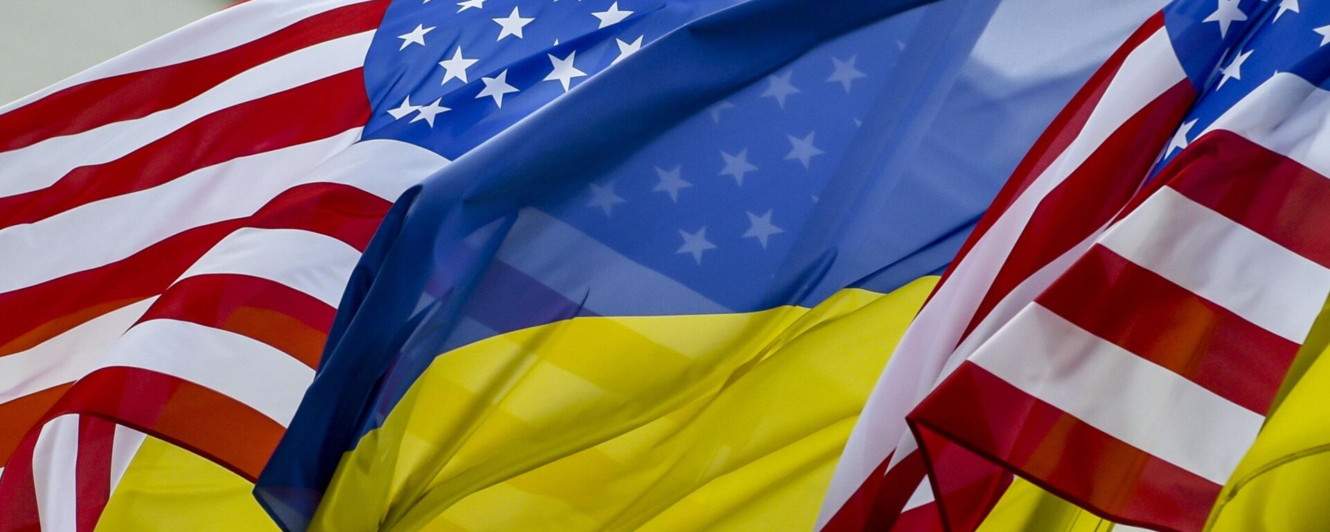 Drapele SUA și Ucrainei - Sputnik Moldova, 1920, 15.05.2023