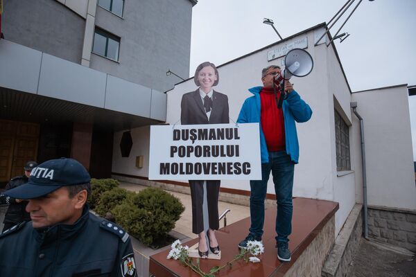 Протестующие заклеймили представителей власти &quot;врагами молдавского народа&quot; - Sputnik Молдова