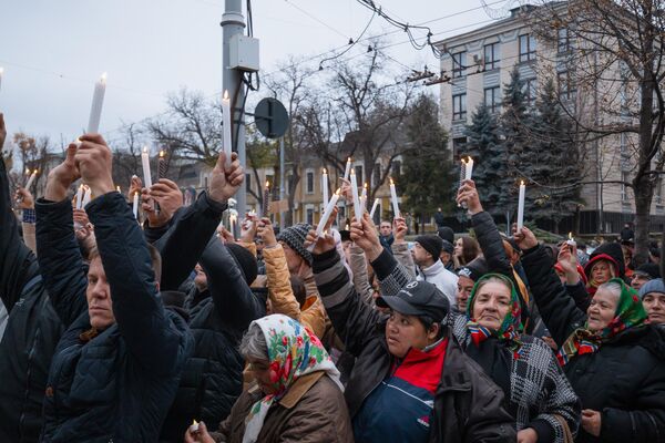 Protestele din această duminică s-au desfășurat fără altercații și, cu atât mai mult, confruntări între participanții la acțiune și forțele de ordine. - Sputnik Moldova