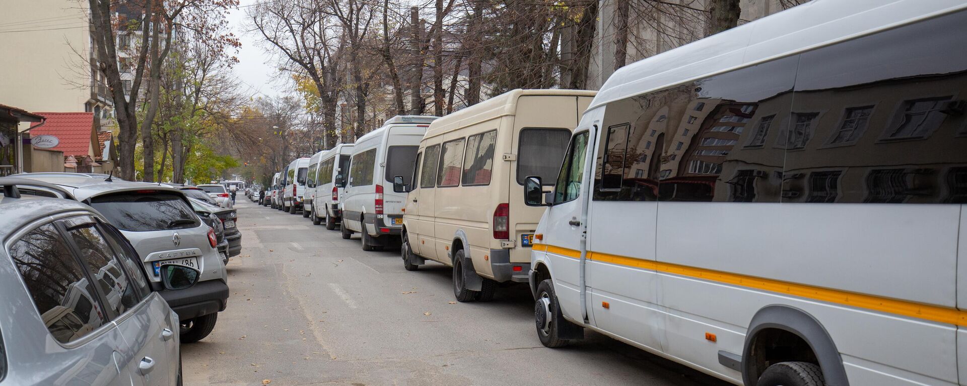 Транспортники провели протест у представительства ЕС в Кишиневе - Sputnik Молдова, 1920, 06.02.2026