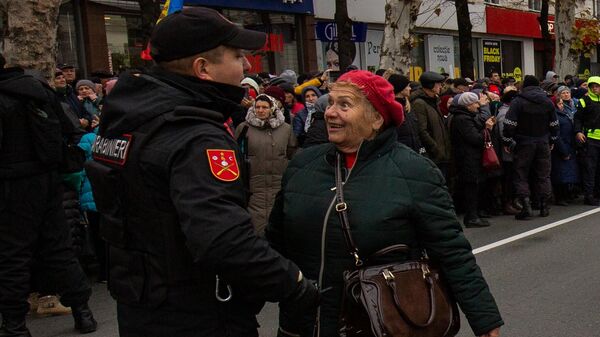 Антиправительственный митинг У Генпрокуратуры 18.11.2022 - Sputnik Молдова