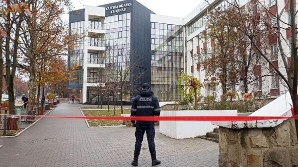 Проверка сообщения о бомбе в здании Апелляционной платы Кишинева - Sputnik Молдова