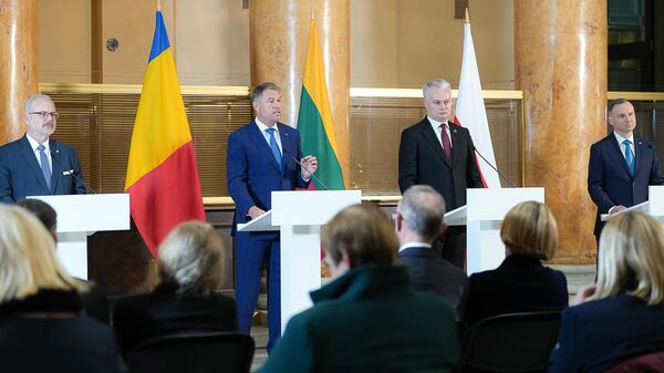 Declarații de presă comune cu Președintele Lituaniei, Gitanas Nausėda, Președintele Republicii Letonia, Egils Levits, și Președintele Republicii Polone, Andrzej Duda - Sputnik Moldova-România