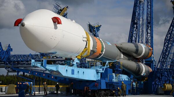 Союз-2.1б перед запуском на космодроме  - Sputnik Moldova-România