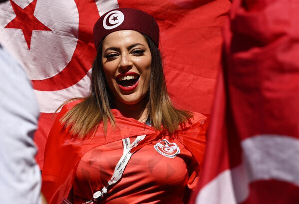 Un fan al naționalei Tunisiei înainte de începerea meciului din faza grupelor de la Cupa Mondială dintre Tunisia și Australia. - Sputnik Moldova
