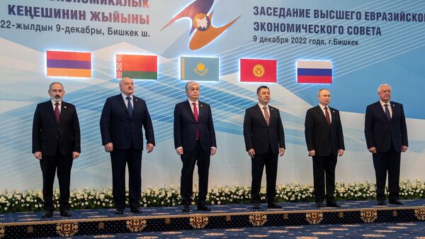 Президент РФ В. Путин принял участие в работе саммита ЕАЭС в Бишкеке - Sputnik Молдова
