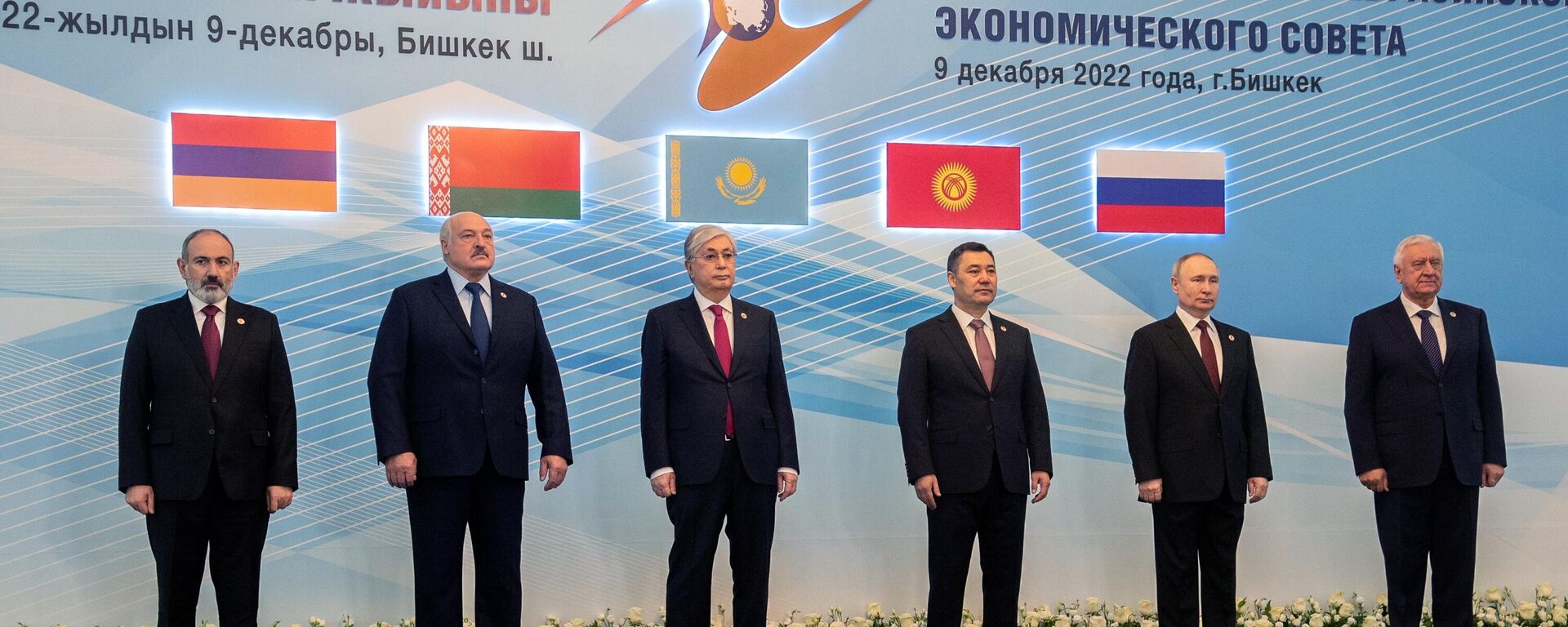 Президент РФ В. Путин принял участие в работе саммита ЕАЭС в Бишкеке - Sputnik Молдова, 1920, 09.12.2022