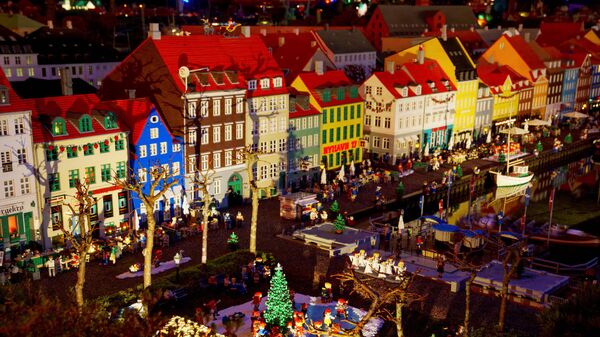 Набережная Копенгагена, выполненная из кубиков Lego, в парке развлечений Legoland в Биллунне, Дания - Sputnik Молдова