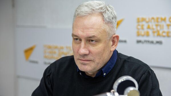 Зураб Тодуа о приостановке вещания телеканалов: власть свела счеты с неугодными СМИ - Sputnik Молдова