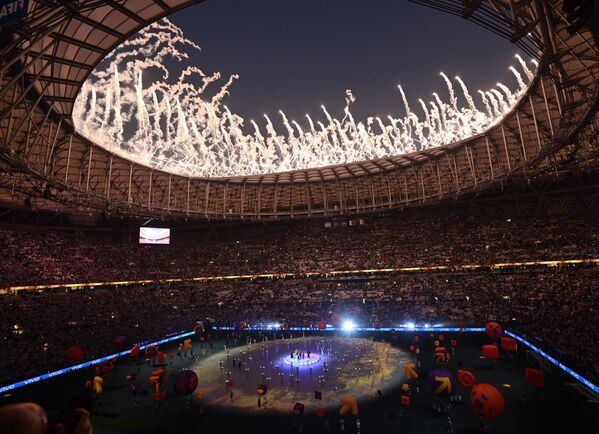 Ceremonia de închidere a Cupei Mondiale înainte de începerea meciului final dintre naționalele Argentinei și Franței. - Sputnik Moldova-România