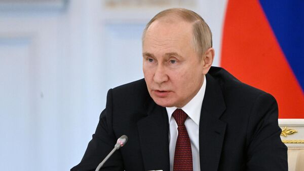 Президент РФ В. Путин провел заседание Госсовета по вопросам реализации молодёжной политики - Sputnik Moldova