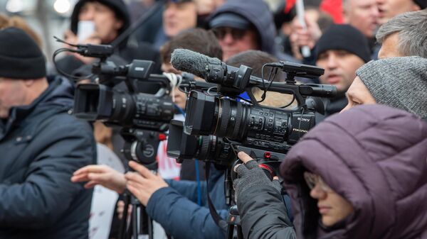 Реакция на закрытие 6 телеканалов - Sputnik Молдова