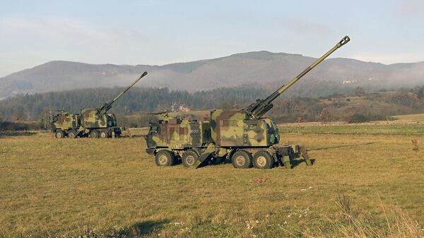 155-мм самоходные артиллерийские установки сербской армии на позиции вблизи административной границы с Косово, южная Сербия - Sputnik Молдова