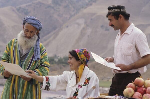 Locuitori ai comunității străvechi Tutkaul, RSS Tadjikistan. - Sputnik Moldova