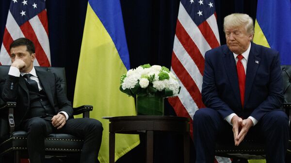 Президент Украины Владимир Зеленский и президент США Дональд Трамп во время встречи в Нью-Йорке, США, 25 сентября 2019 года - Sputnik Moldova