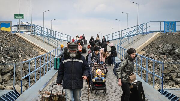 Refugiați ucraineni care intră în România - Sputnik Moldova