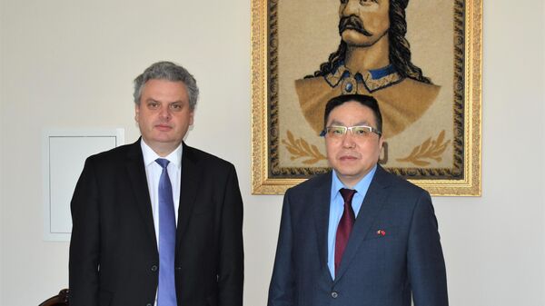 Viceprim-ministrul pentru reintegrare Oleg Serebrian a avut o întrevedere cu ambasadorul Republicii Populare Chineze în Republica Moldova, Yan Wenbin. - Sputnik Moldova