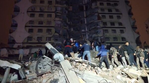 Разрушения после землетрясения в турецком Диярбакыре - Sputnik Moldova-România