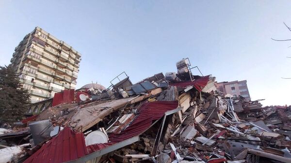 Новые данные: при землетрясении в Турции погибли 7108 человек - Sputnik Молдова