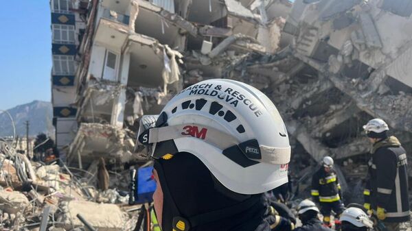 Молдавские спасатели на ликвидации последствий землетрясения в Турции - Sputnik Молдова
