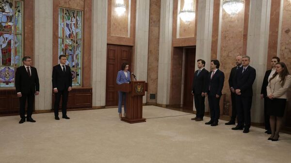 Ceremonia de depunere a jurământului de către membrii guvernului condus de Dorin Recean - Sputnik Moldova