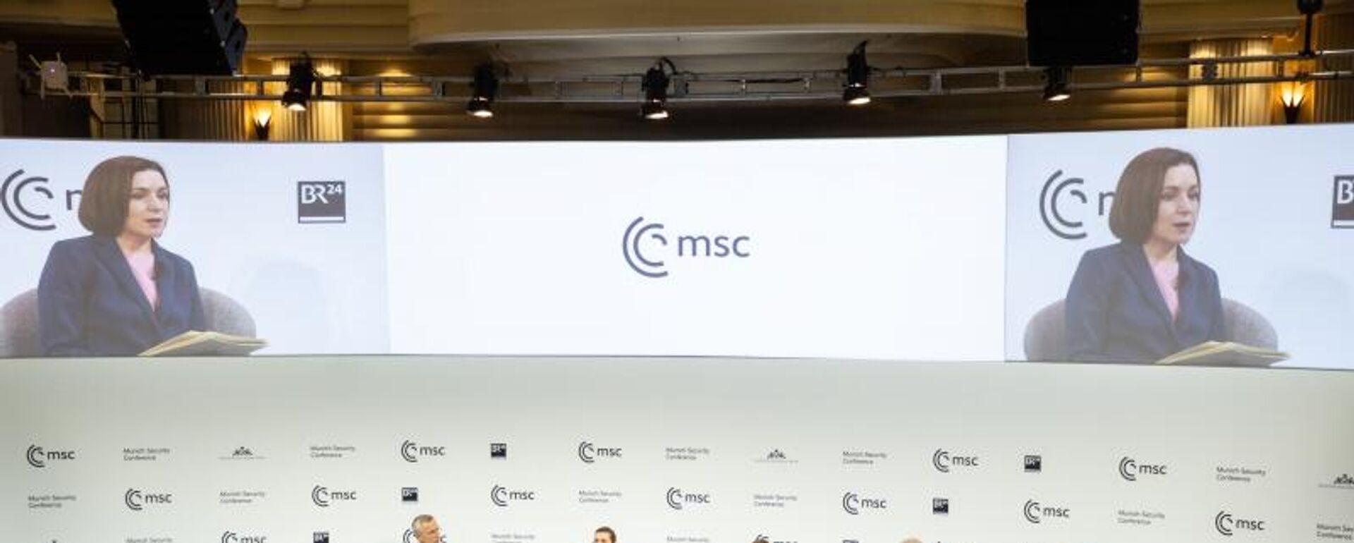 Президент Молдовы Майя Санду выступает на дискуссионной панели Вне альянса: партнерство во имя европейской безопасности - Sputnik Молдова, 1920, 19.02.2023