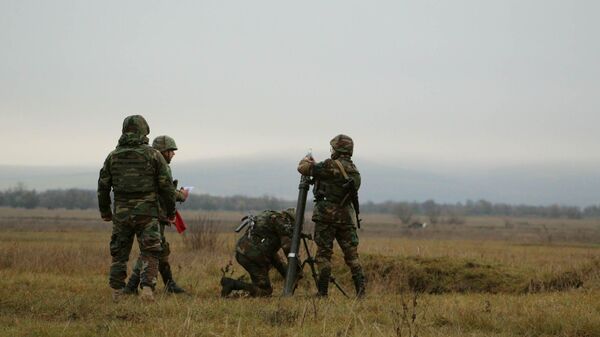 Учения военных Национальной армии Молдовы на полигоне в Бельцах - Sputnik Молдова