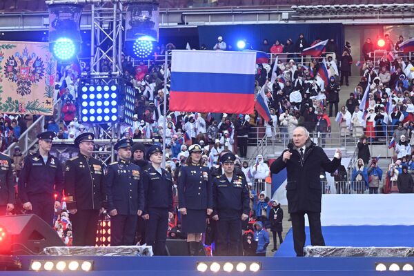 22 февраля 2023. Президент РФ Владимир Путин выступает на митинге-концерте &quot;Слава защитникам Отечества!&quot; - Sputnik Молдова