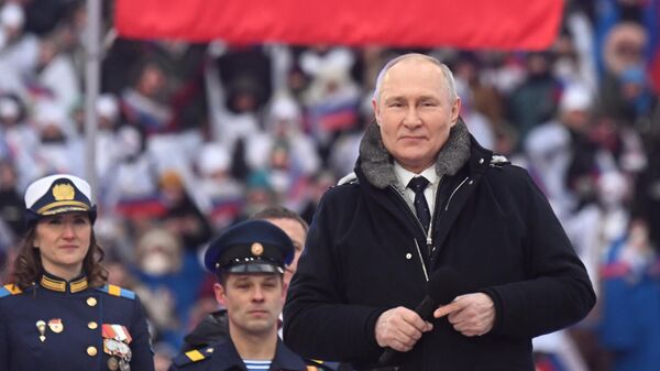 Президент РФ В. Путин посетил митинг-концерт Слава защитникам Отечества! - Sputnik Moldova