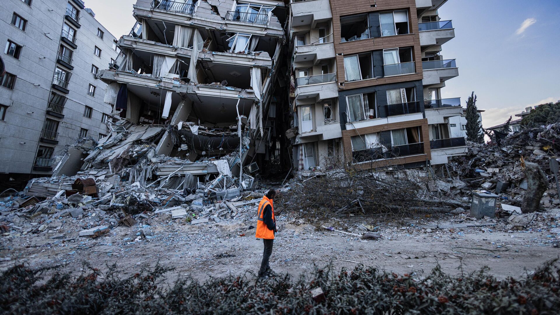 Эрдоган: при землетрясениях в Турции погибли 48 тысяч человек - Sputnik Молдова, 1920, 12.03.2023