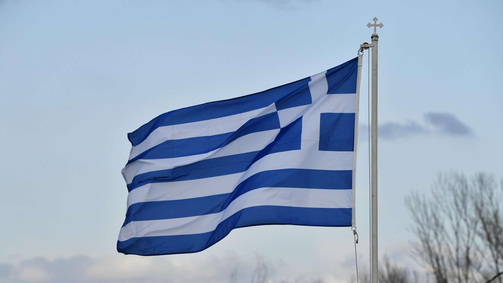 Поддержи грецию. Флаг Греции 2022. Греция Румынии флаги. Флаг Греции в 2023. Министр энергетики Греции Костас Скрекас.
