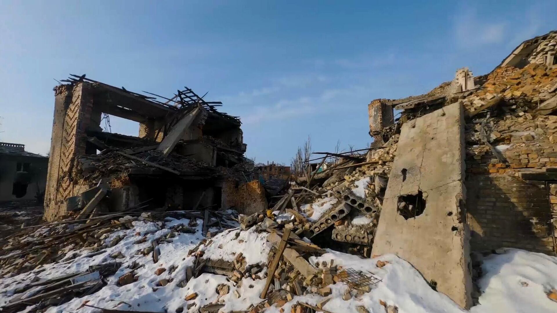 Case distruse în urma luptelor din estul Ucrainei, Artiomovsk - Sputnik Moldova, 1920, 11.02.2024