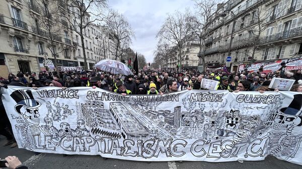 Протесты против пенсионной реформы продолжаются в Париже - Sputnik Молдова