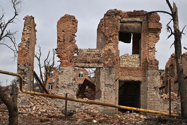 Clădiri rezidențiale distruse din  orașul Soledar. - Sputnik Moldova-România
