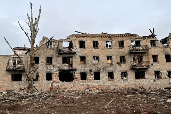 Clădire rezidențială distrusă în Soledar. - Sputnik Moldova-România