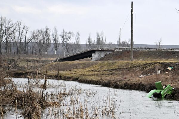 Pod distrus în Soledar. - Sputnik Moldova-România