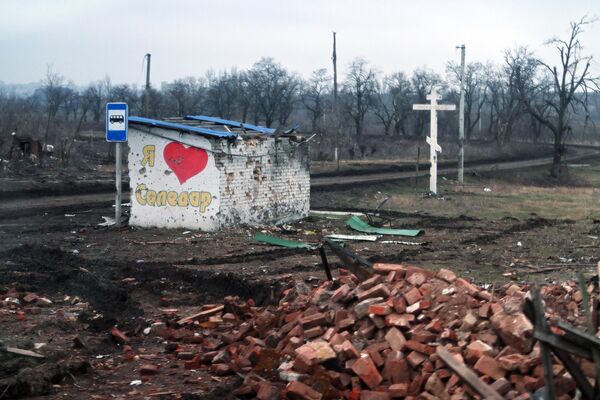 Ruine la periferia orașului Soledar  - Sputnik Moldova-România