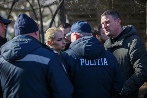 Протест на ступеньках перед входом в здание правительства Молдовы. - Sputnik Молдова