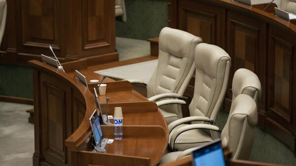 Парламент Молдовы покидают еще пять депутатов партии Действие и солидарность - Sputnik Молдова