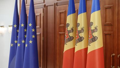 Flagurile Moldovei și Uniunii Europene