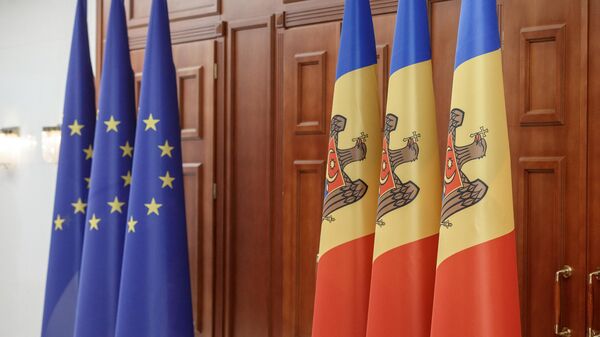 Flagurile Moldovei și Uniunii Europene - Sputnik Молдова