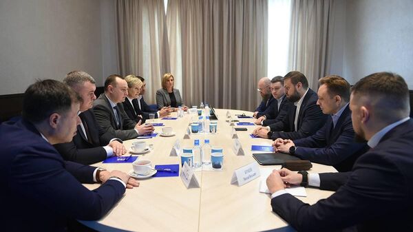 Молдавские социалисты встретились в Москве с представителями Единой России - Sputnik Молдова