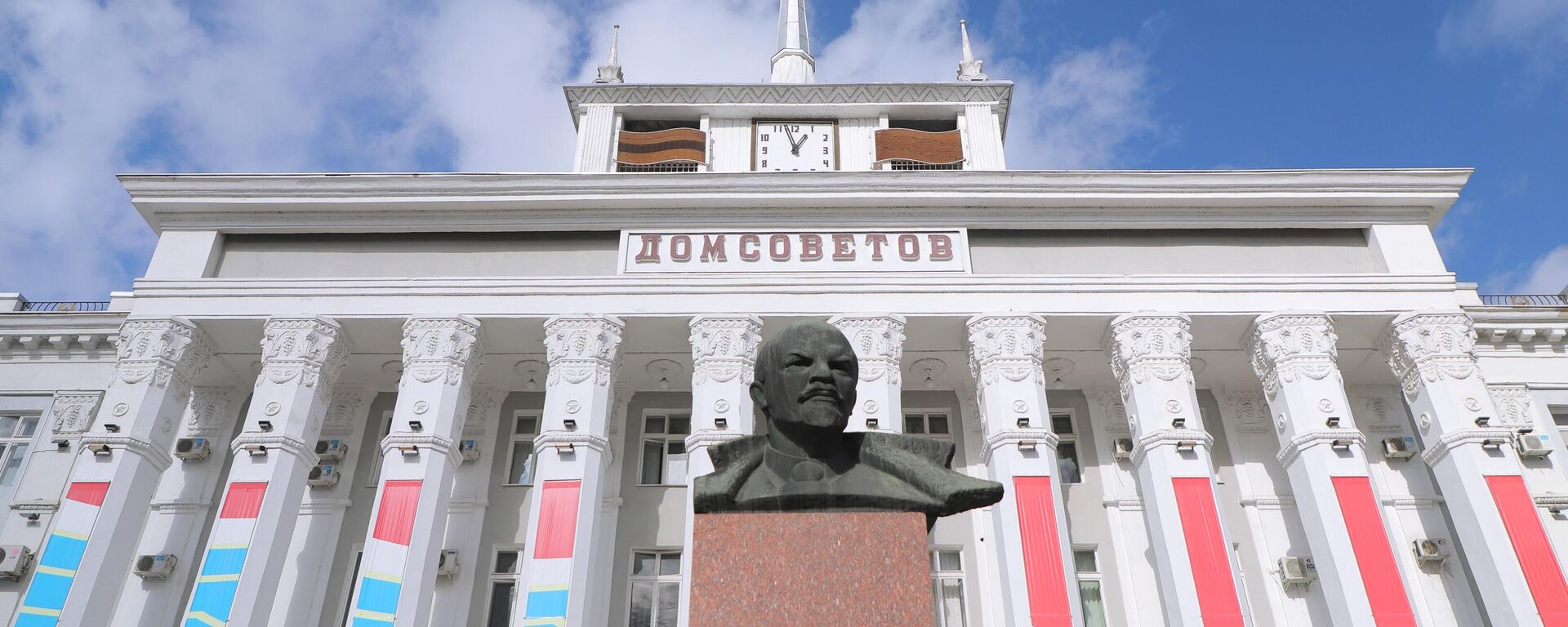Здание Дома Советов в Тирасполе - Sputnik Молдова, 1920, 29.10.2024