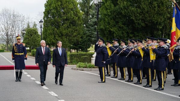 Министры обороны Молдовы и Румынии встретились в Бухаресте - Sputnik Молдова